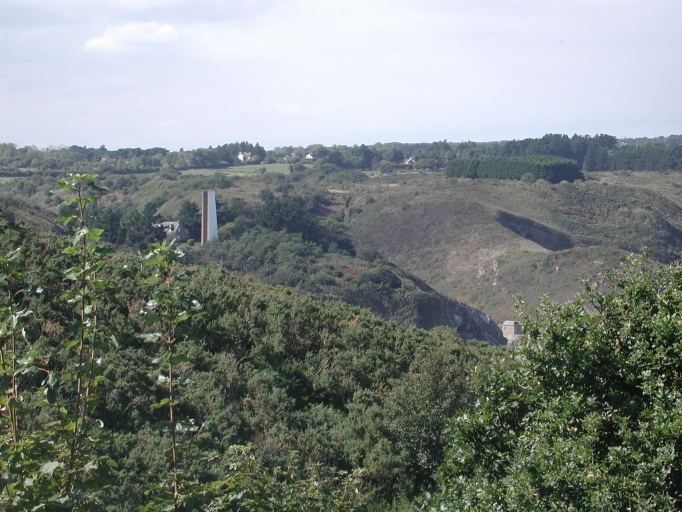 Colonne monumentale : tour-amer de Port Moguer (Plouha)
