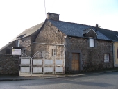 Maison, 36 rue du Relais de poste, le Vieux Bourg (Miniac-Morvan)