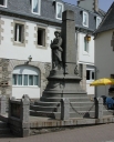 Monument aux morts pour la Patrie de Plestin-les-Grèves, place de la Mairie (Plestin-les-Grèves)