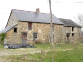 Alignement de maisons, l'Amplardais (Gahard)