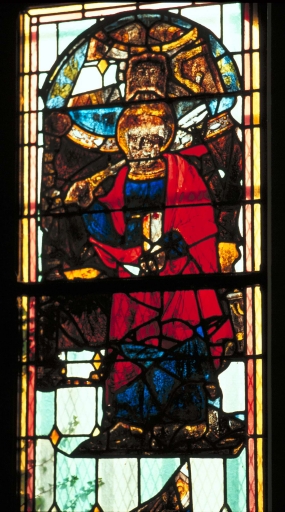 Verrières à personnages : saint Pierre, Christ en croix