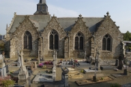 Décor d'architecture : 2 gargouilles, pinacles, reliefs