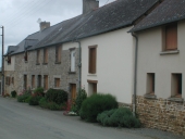 Alignement de maisons, de dépendances et d'un atelier, Neuville, 3,5 rue du Gué (Andouillé-Neuville)