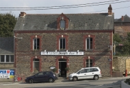 Maison à boutique, 2 rue de Rennes (Orgères)