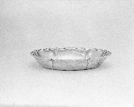 Bassin à burettes, basilique Notre-Dame-du-Roncier (Josselin)