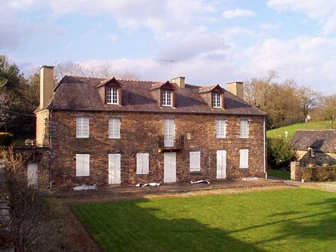 Manoir de la Piloire puis presbytère paroissial (La Chapelle-Bouëxic)