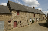 Fermes et maisons, alignement de quatre logis, Trémabon (La Chapelle-aux-Filtzméens)