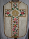 Ornement blanc 3 : chasuble, étole, manipule, bourse de corporal et voile de calice
