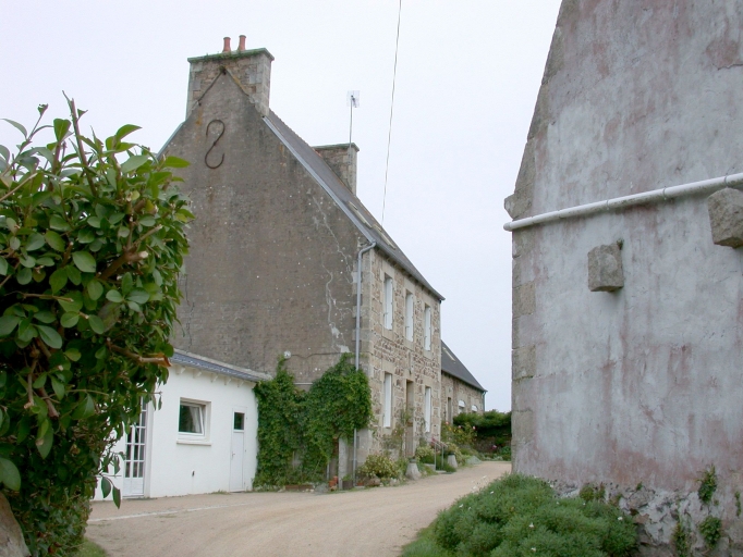 Ancienne école, 18 rue du Bas du bourg (Pleumeur-Bodou)