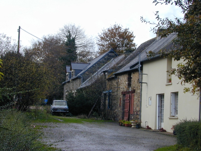Alignement de maisons, la Hauldrais (Pipriac)