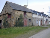 Alignements de quatre maisons, les Champs Blancs (Montreuil-sur-Ille)