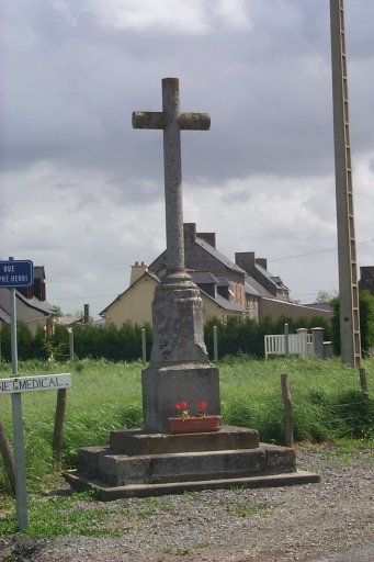 Croix de chemin dite de Saint-Méen, rue de la Masse (La Fresnais)