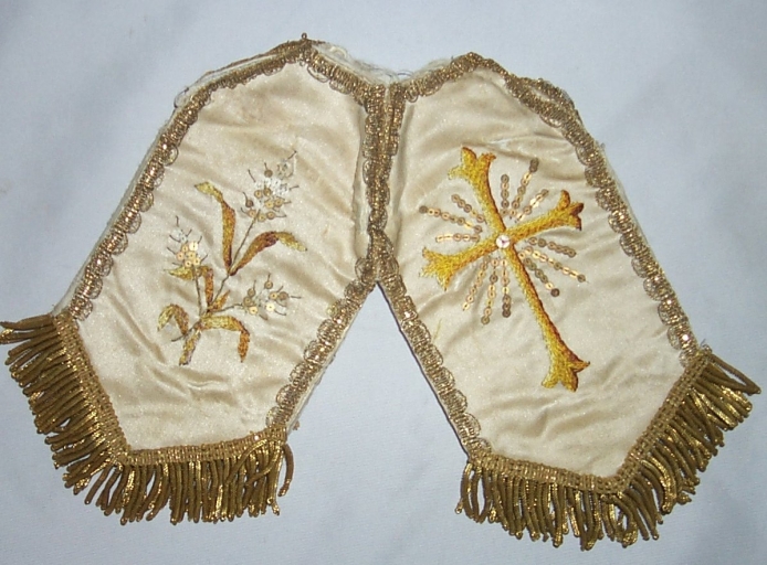 Ensemble de 3 pavillons de ciboire