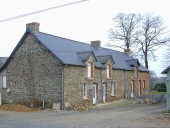 Alignement de deux maisons, la Grésillonais (Pipriac)