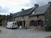 Alignement de quatre maisons, Trélo (Plélan-le-Grand)