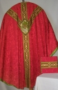 Ornement rouge 5 : chasuble, bourse du corporal