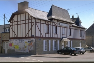 Ancienne mairie école, actuellement salle des fêtes, dite salle de Penthièvre, place de la Libération, la Tour Blanche (Saint-Cast-le-Guildo)