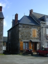 Maison, place Huet et Peuvrel (Meillac)