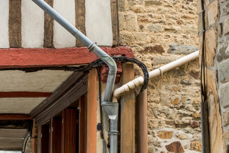 Maison à porche, 10 rue d'Anjou (La Guerche-de-Bretagne)