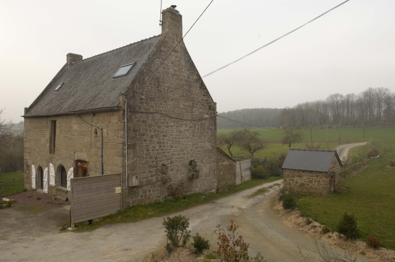 Manoir, la Roche (Saint-Étienne-en-Coglès fusionnée en Maen Roch en 2017)