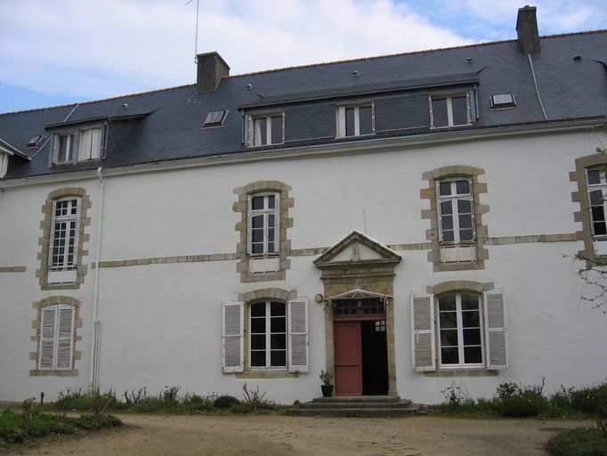 Manoir du Ménimur ; actuellement couvent d'ursulines et lycée polyvalent Notre-Dame-de-Ménimur, rue de Metz ; anciennement chemin de Ménimur (Vannes)