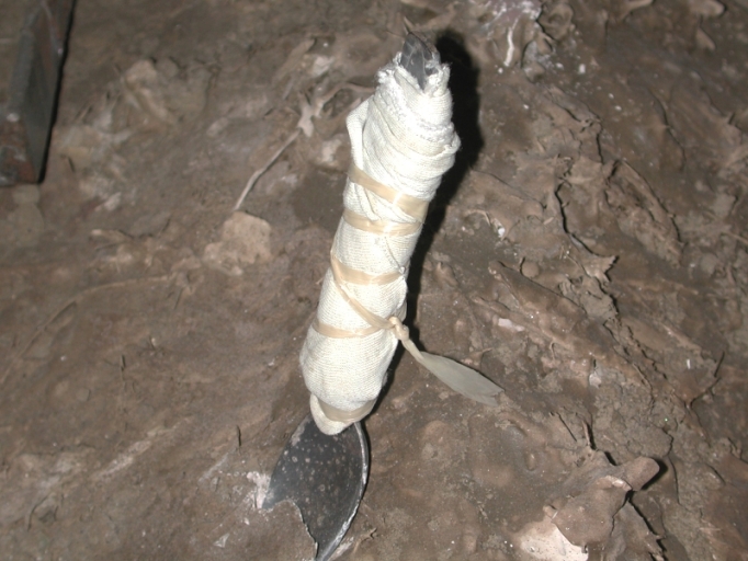 Outil agricole : cuillère à sarcler