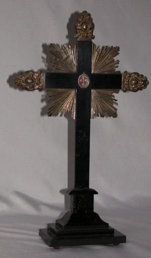 Croix-reliquaire de la Vraie croix (Tressé fusionnée en Mesnil-Roc'h en 2019)