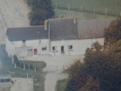 Alignement de deux fermes, Souvenel (Montreuil-le-Gast)