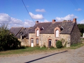 Alignement de maisons, Quéneleuc (Saint-Malo-de-Phily)