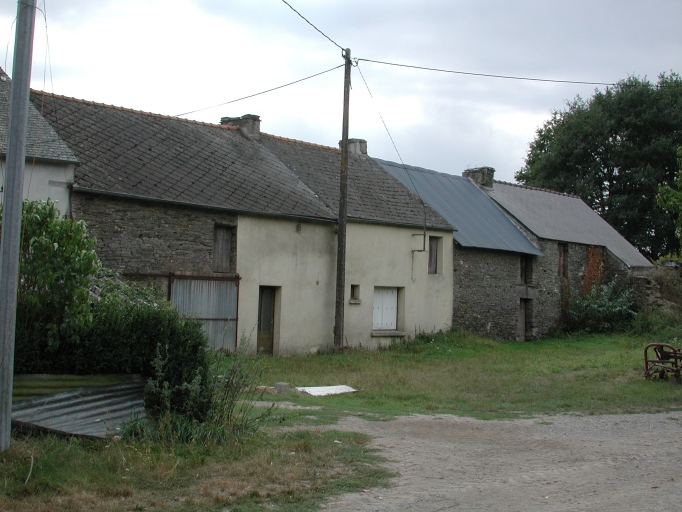 Alignement de maisons 3, Fouy (Sainte-Marie)
