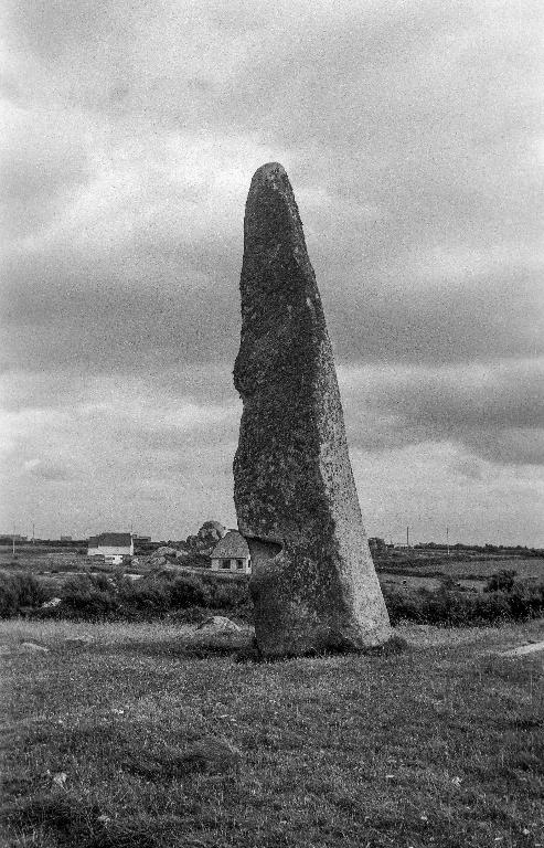 Menhir de Cam Louis, Kergoarat (Plouescat)