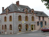 Maison commerciale, place des Halles (Acigné)