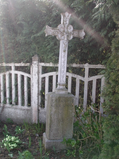 Croix de chemin, rue Tiphaine Raguenet (Tinténiac)