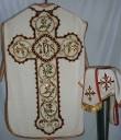 Ornement blanc 2 : chasuble, étole, voile de calice