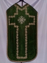 Ornement vert 2 : chasuble, bourse de corporal, étole, manipule, voile de calice
