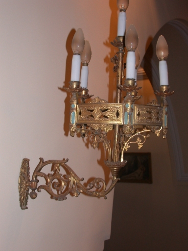 Série de 4 luminaires d'applique d'église et paire de lustres d'église