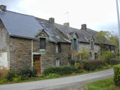 Alignement de logis, Poubreuil (Saint-Just)