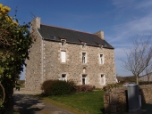 Maison, 5 place de la Mairie (Kerbors)