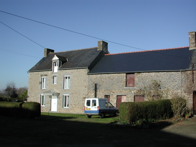 Ancienne ferme, le Bas Rouault (Tressé fusionnée en Mesnil-Roc'h en 2019)