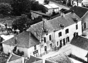 Alignement de maisons, 12,13 place de l'Église (Pleumeleuc)