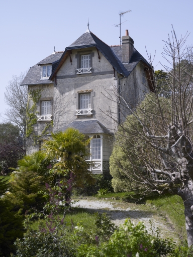 Maison de villégiature dite "Les Glycines", 17 rue Myrdhine, Morgat (Crozon)