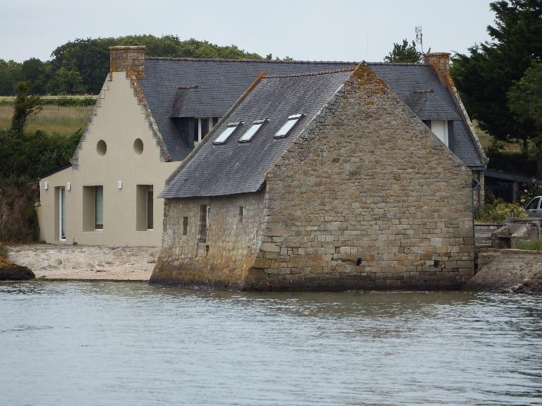 Moulin à marée de Sterbouest, actuellement dépendance de maison (Locmiquélic)