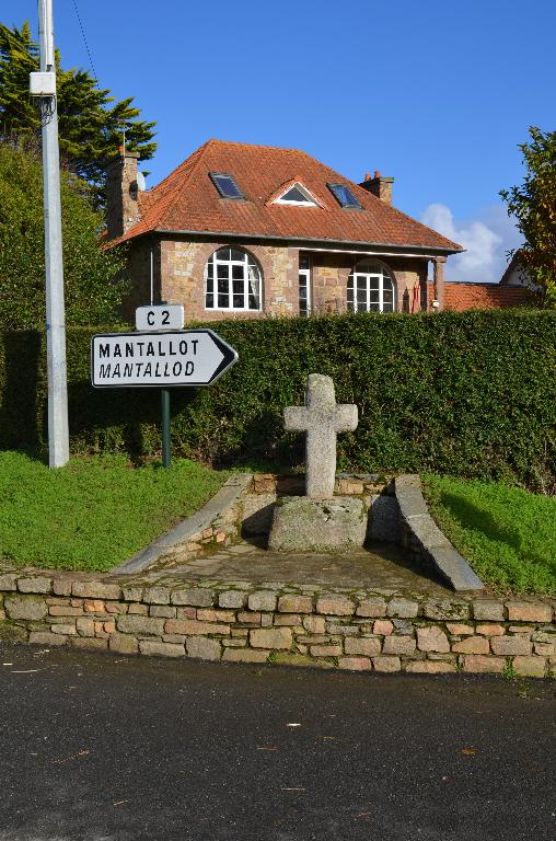 Croix de Chemin de Penn ar Guer (Mantallot)