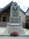 Monument aux morts, place de l'église (La Chapelle-Thouarault)
