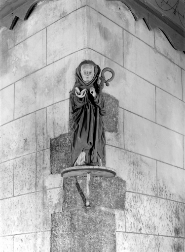 Statue : Saint Bernard (?)