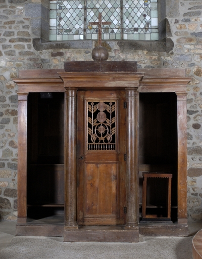 Paire de confessionnaux