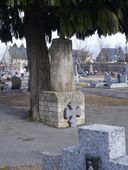 Milliaire 2, dans le cimetière (Caro)