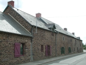 Alignement de maisons, 11 rue de Saint-Péran (Talensac)