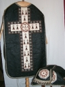 Ornement noir 6 : chasuble, étole, voile de calice