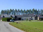 Alignement de maisons, les Champs Haras (Maxent)